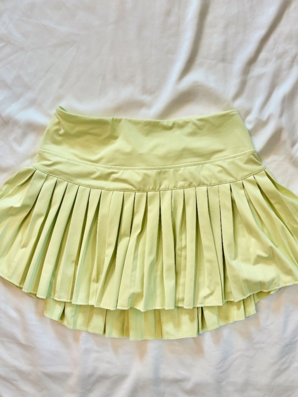 EUC Gold Hinge Yellow / Green Skirt Size Small